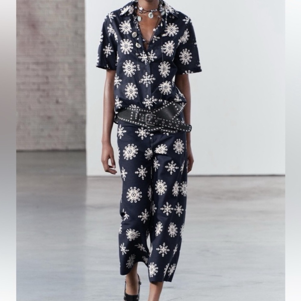 Zara Navy and White Patterned Top